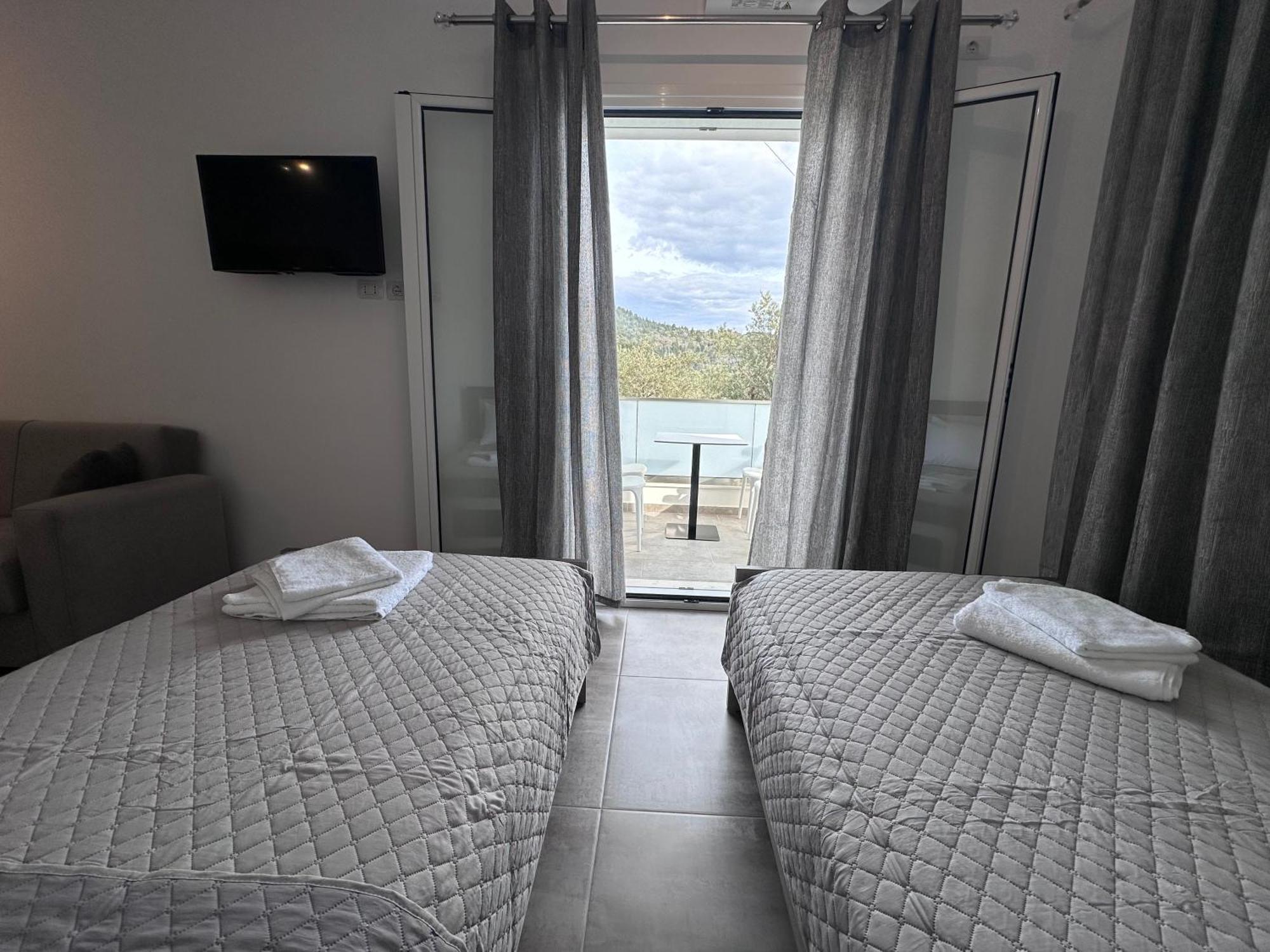 Vila Melina Himare Bagian luar foto