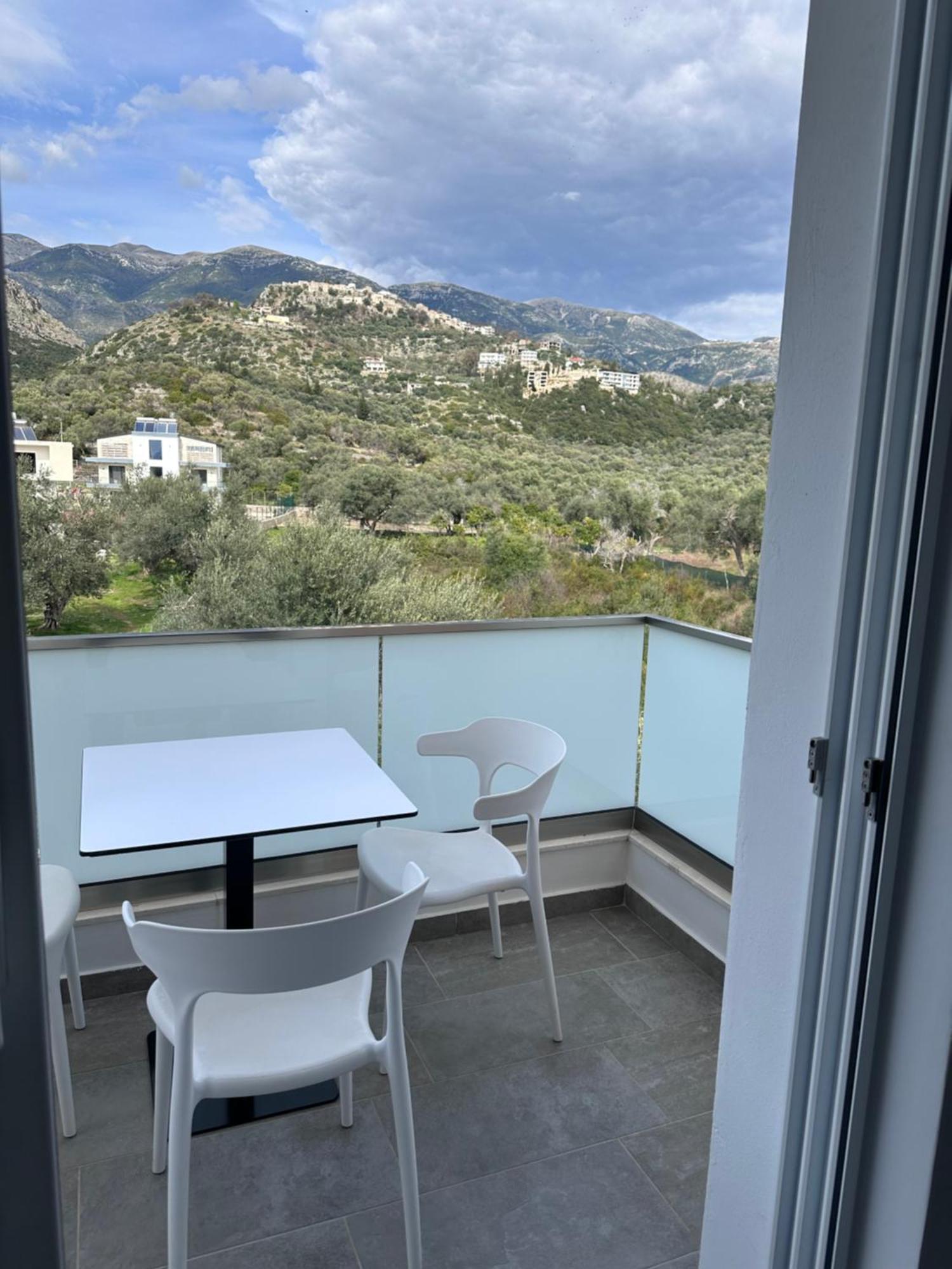 Vila Melina Himare Bagian luar foto