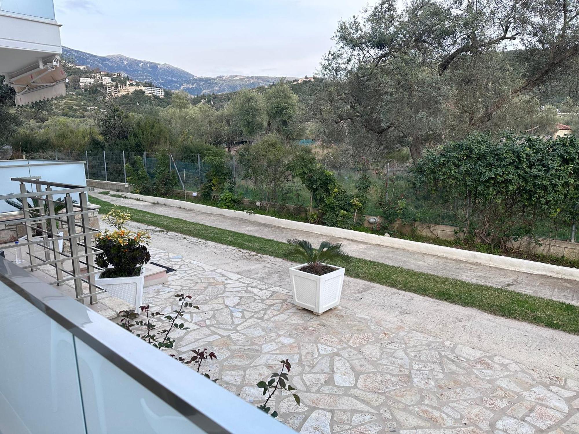 Vila Melina Himare Bagian luar foto