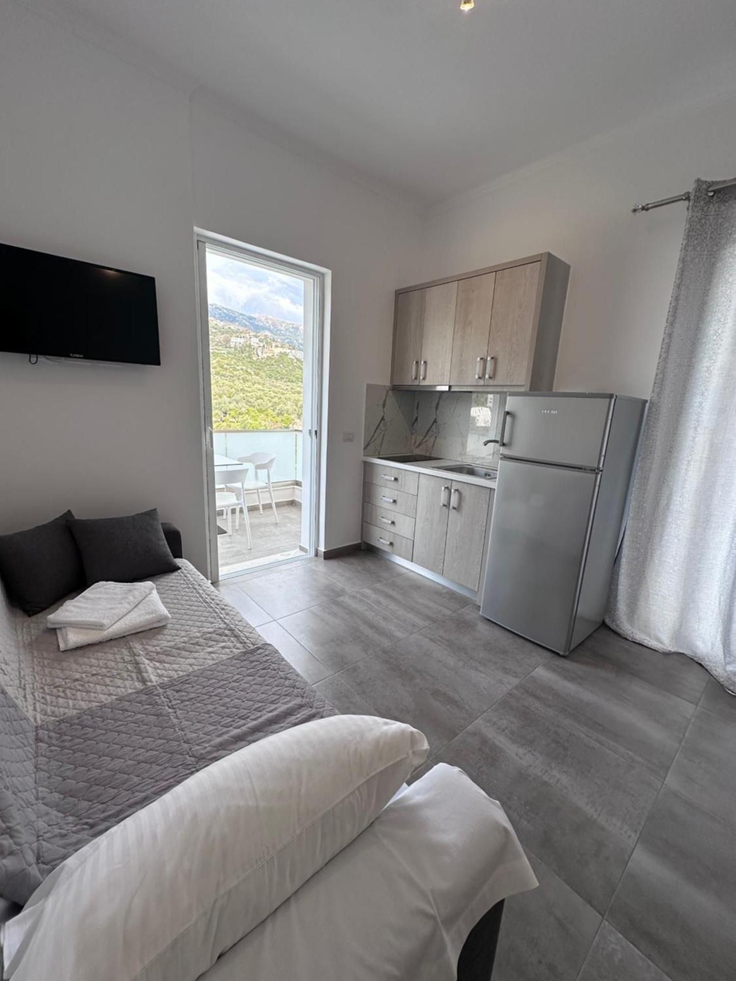 Vila Melina Himare Bagian luar foto