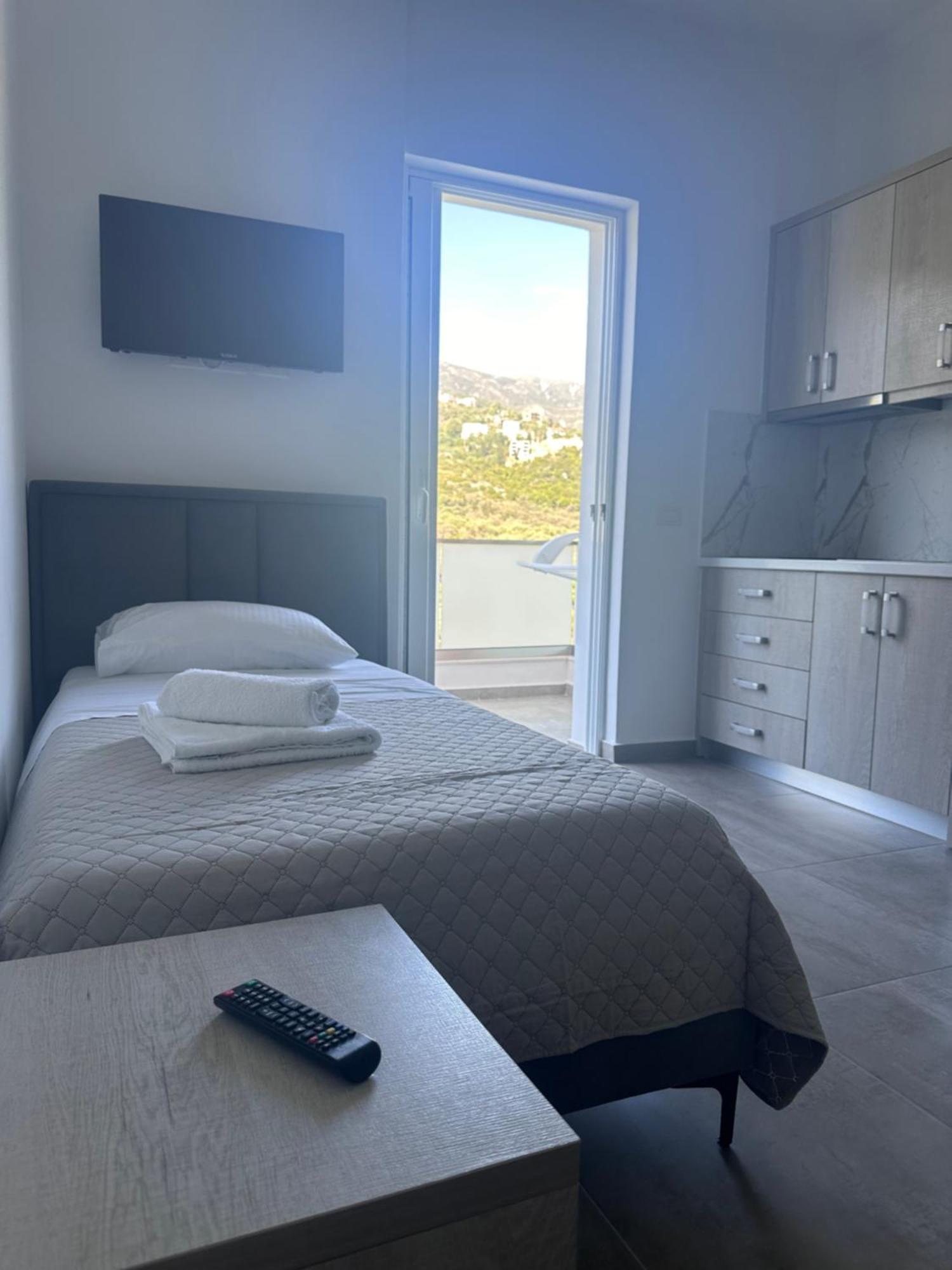 Vila Melina Himare Bagian luar foto